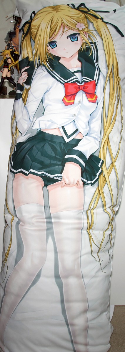 Mafuyu Orifushi from Kanojo x Kanojo x Kanojo Dakimakura Review