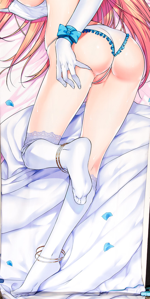 Suzuka Takasaki dakimakura