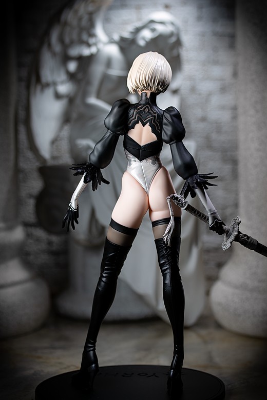 2B figure