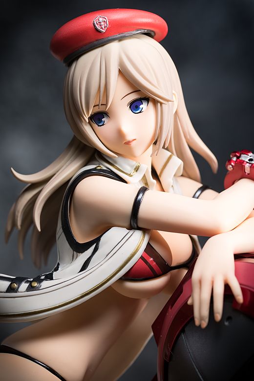 Alisa Ilinichina Amiella figure