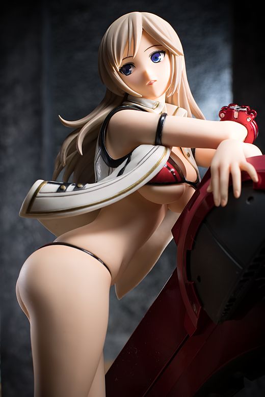 Alisa Ilinichina Amiella figure