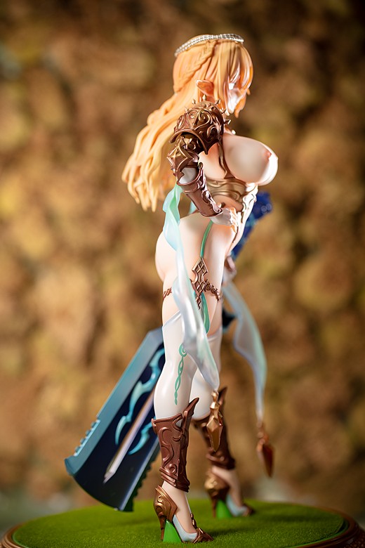 Cecil figure