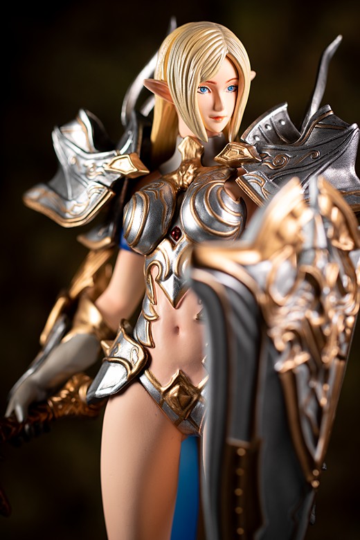 Charlize from Lineage II: Revolution