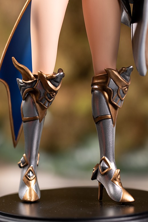 Charlize from Lineage II: Revolution