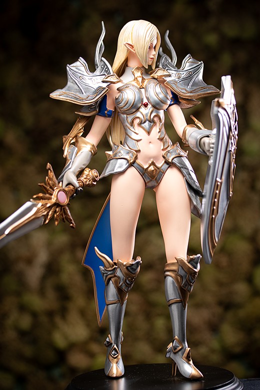 Charlize from Lineage II: Revolution