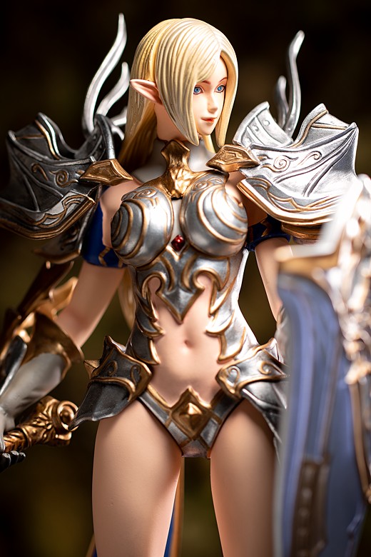 Charlize from Lineage II: Revolution