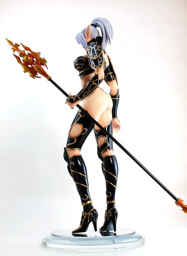 E2046 ORI Dark Magician from Lineage II Review