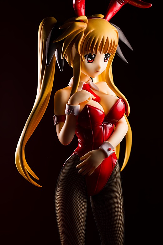 Fate T. Harlaown Magical Lyrical Girl Nanoha StrikerS Figure Review