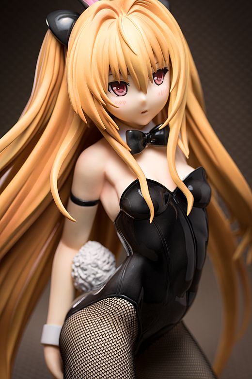 Golden Darkness figure