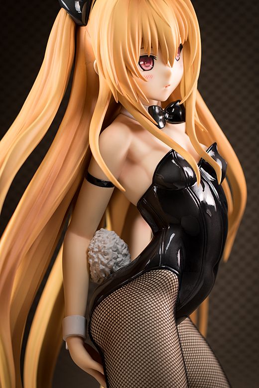 Golden Darkness figure