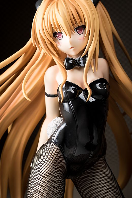 Golden Darkness figure