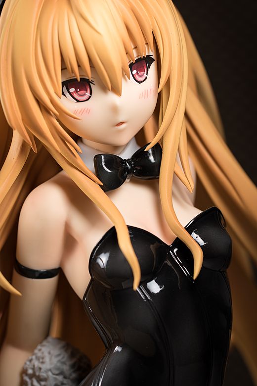 Golden Darkness figure