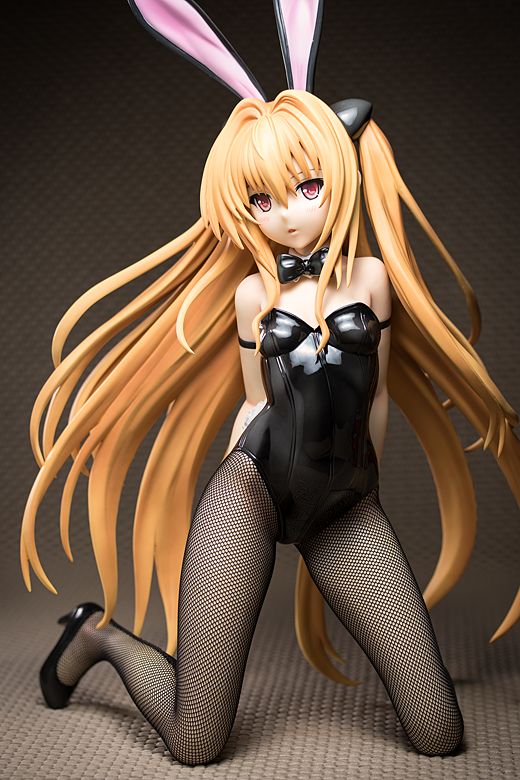 Golden Darkness figure