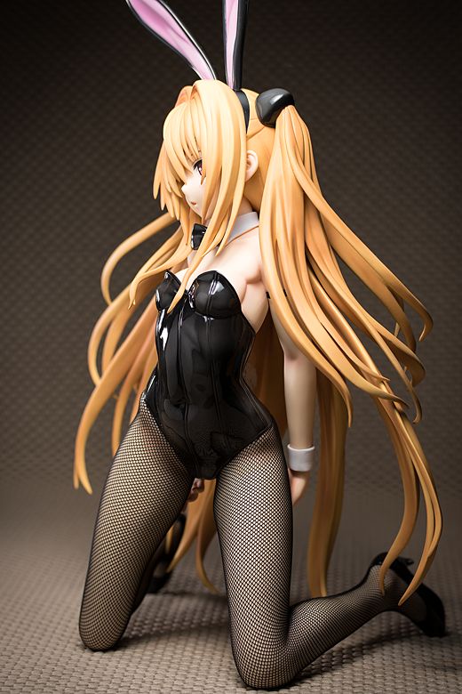 Golden Darkness figure