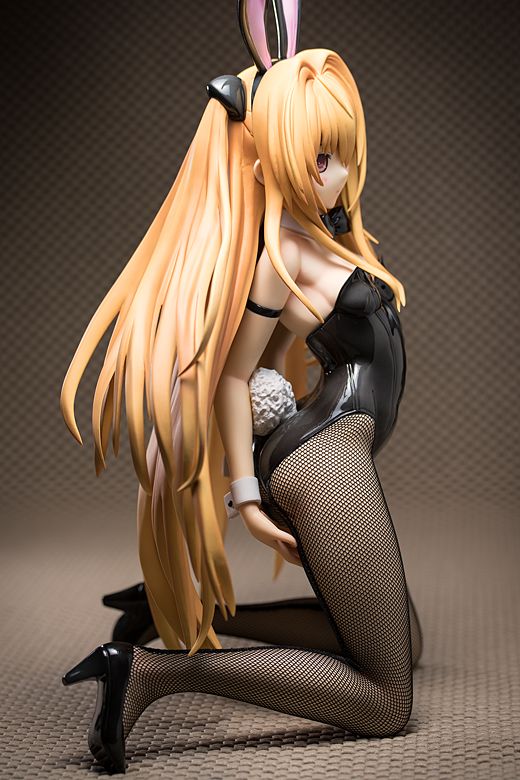 Golden Darkness figure