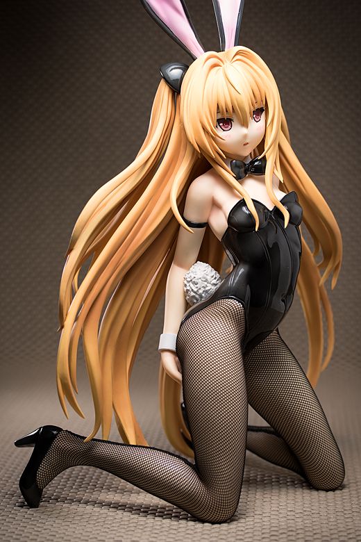 Golden Darkness figure