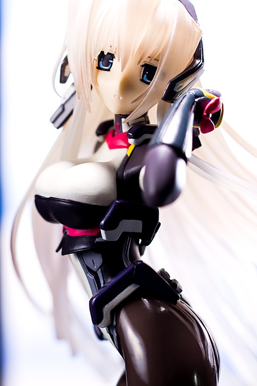 Volks 1/7 scale Horizon Ariadust figure