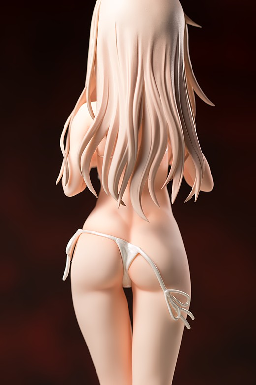 Illya von Einzbern figure