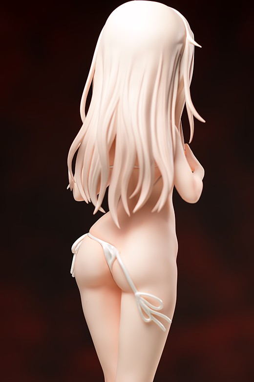 Illya von Einzbern figure