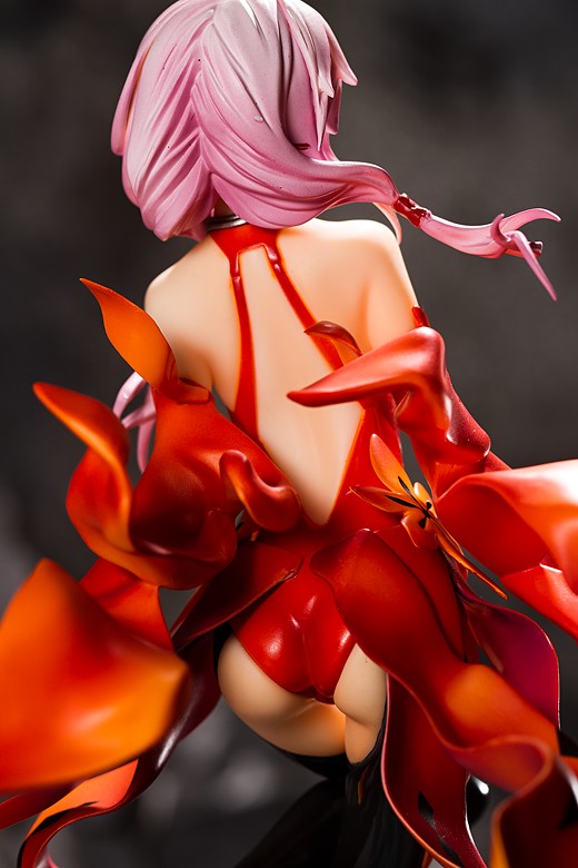 Inori's back and butt