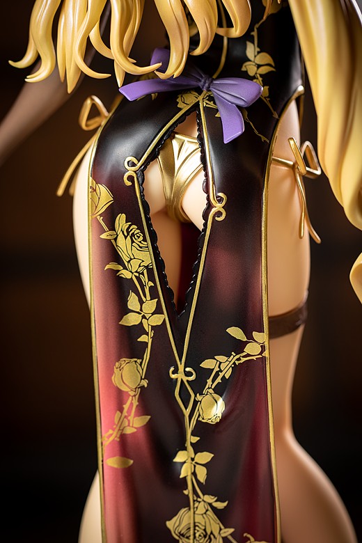 Jin-Lian figure