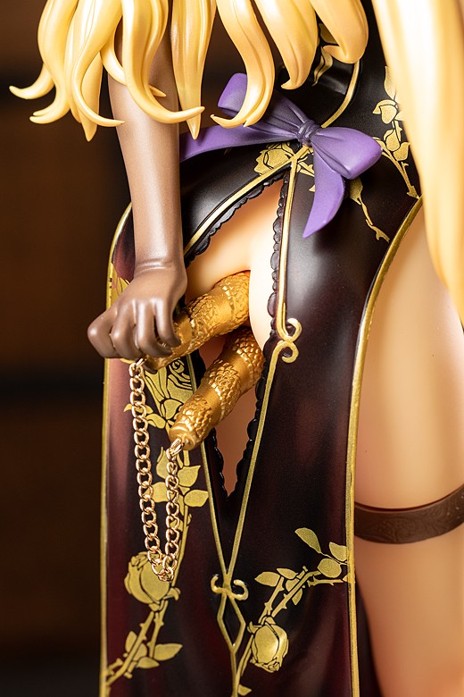 Jin-Lian figure