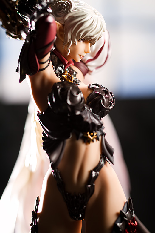 Kamael figure from Lineage II