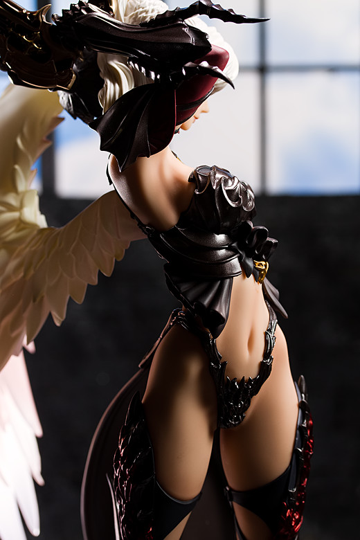 Kamael figure from Lineage II