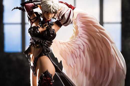 Kamael figure from Lineage II