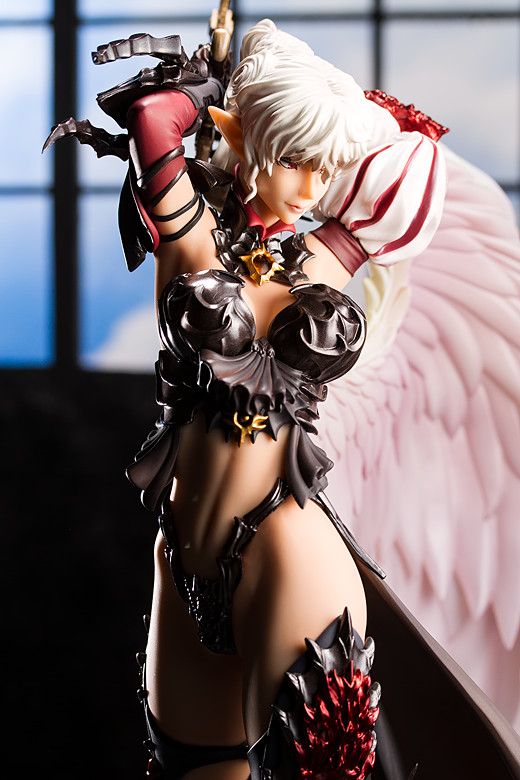 Kamael figure from Lineage II