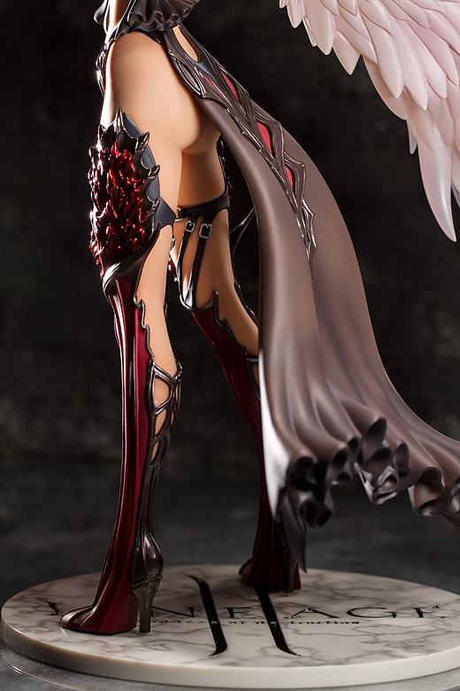 Kamael figure from Lineage II