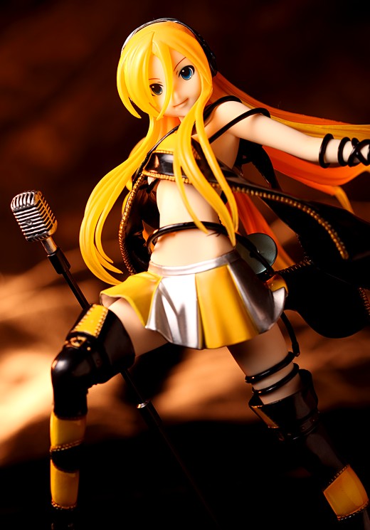 Lily from Vocaloid Figure Review