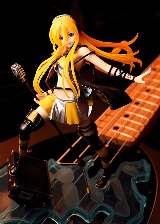 Lily from Vocaloid Figure Review