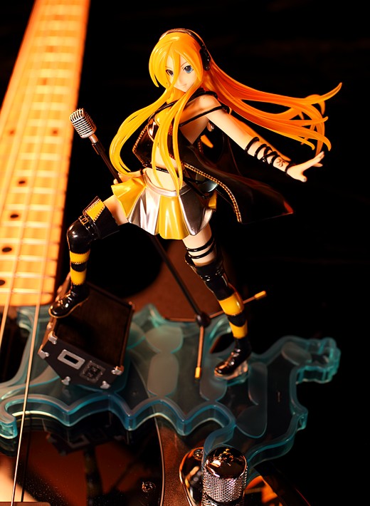 Lily from Vocaloid Figure Review