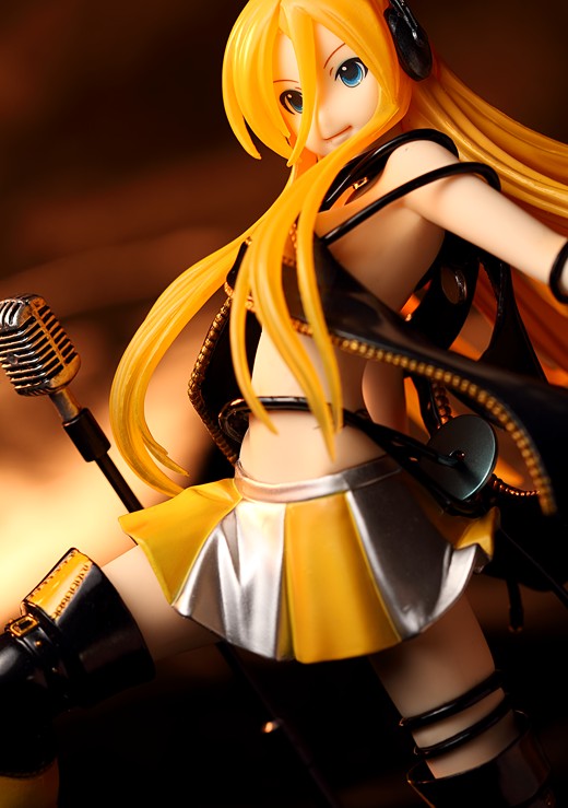 Lily from Vocaloid Figure Review