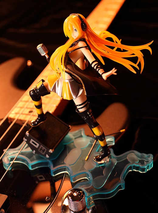 Lily from Vocaloid Figure Review