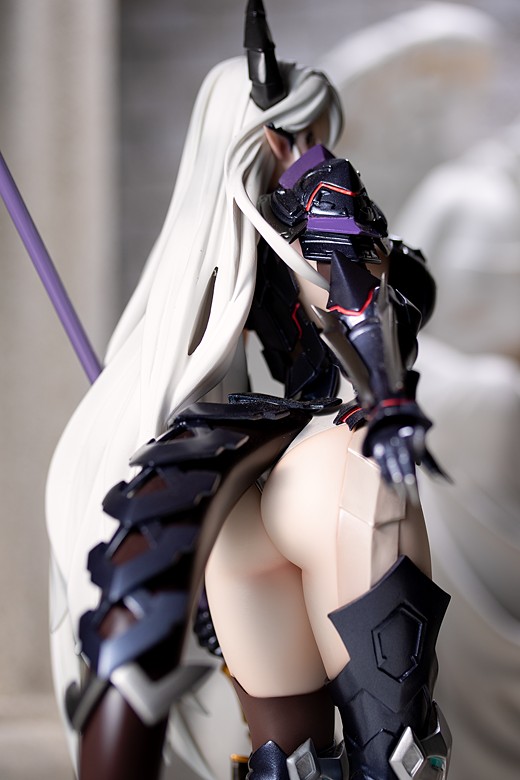 Luna figure