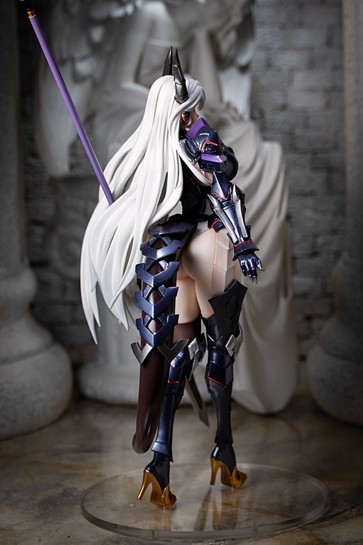 Luna figure