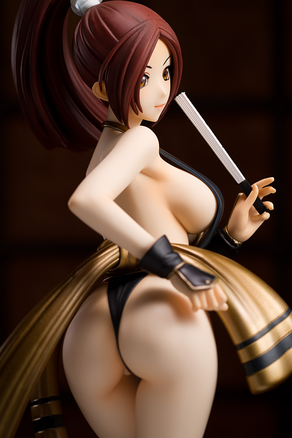 Kof Mia Naked