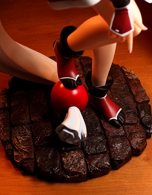 Alphamax Mai Shiranui from KOF Figure Review