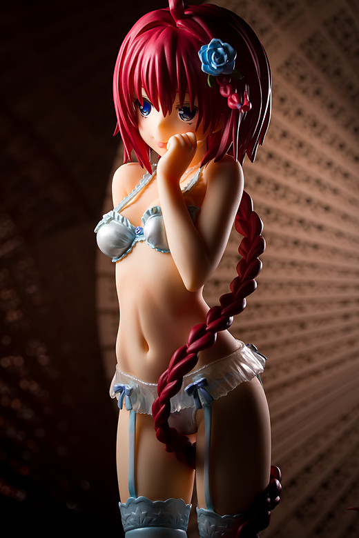 Mea Kurosaki figure