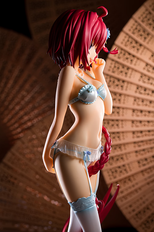 Mea Kurosaki figure