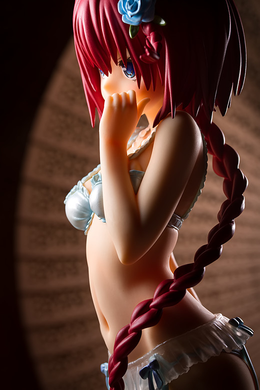 Mea Kurosaki figure