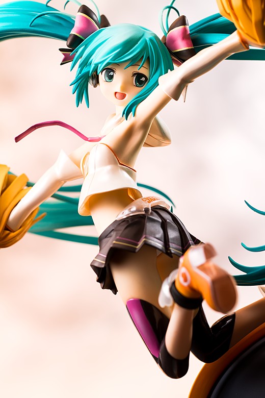 Miku Hatsune Cheerful Figure Review