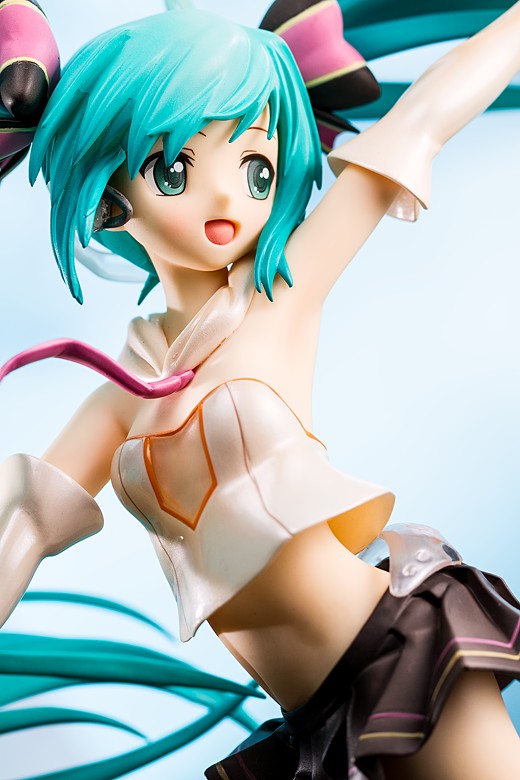 Miku Hatsune Cheerful Figure Review