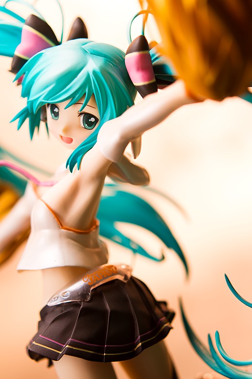 Miku Hatsune Cheerful Figure Review