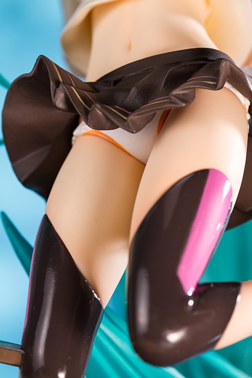 Miku Hatsune Cheerful Figure Review