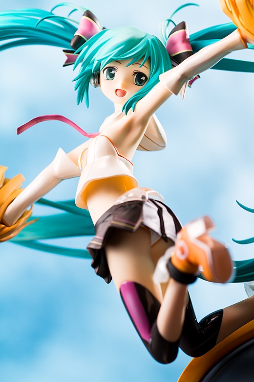 Miku Hatsune Cheerful Figure Review