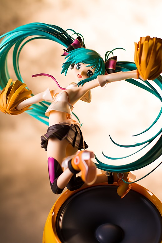 Miku Hatsune Cheerful Figure Review