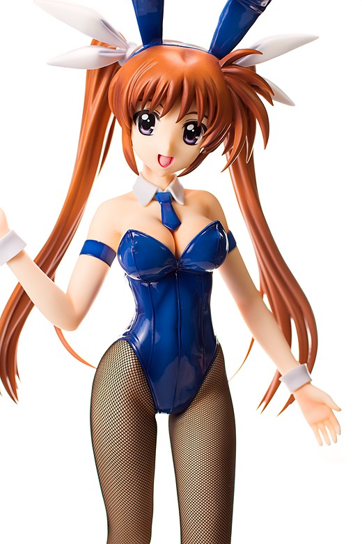 Nanoha Takamachi Figure Review